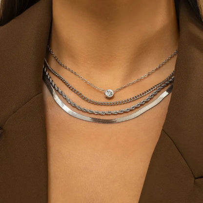 Renata Signature Flerskiktat Halsband