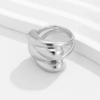Silverfärgad ring