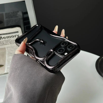 Orion mobilskal i ormskinnsdesign