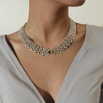 Astrid halsband i nätstil