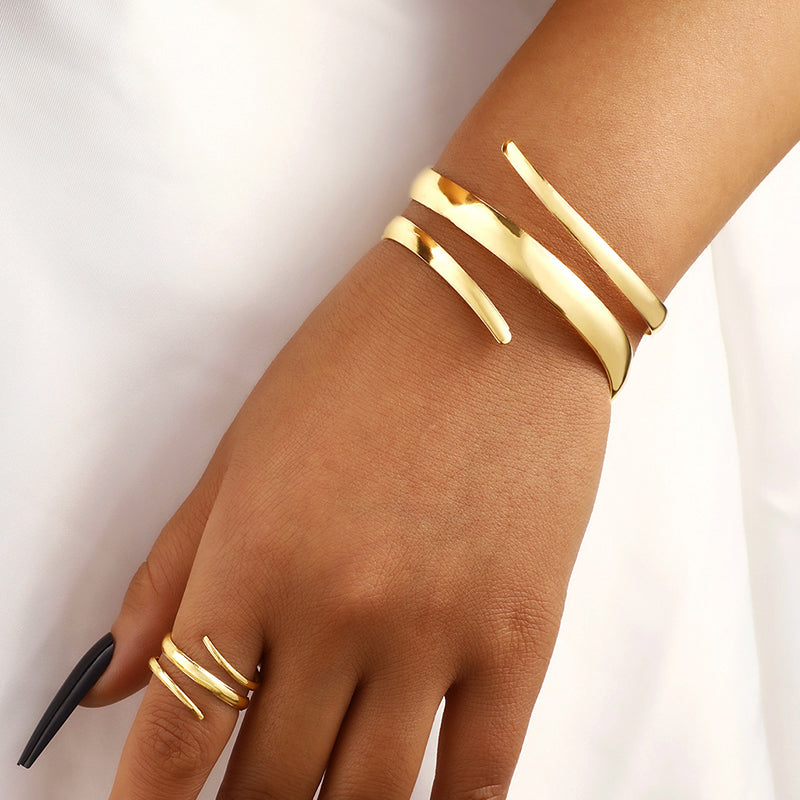 Kvinnors skulpterade wrap-armband och ringset